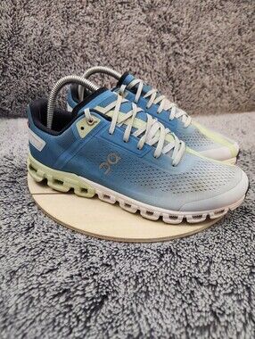 ON Running Cloudflow Women’s Size 9 Running Shoes